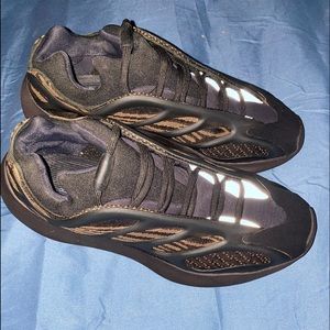 YEEZY 700 V3 Clay Brown  size 8M